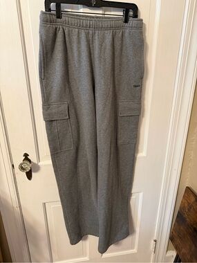 TNA Aritzia "Mega Cargo" sweatpants. Size medium.